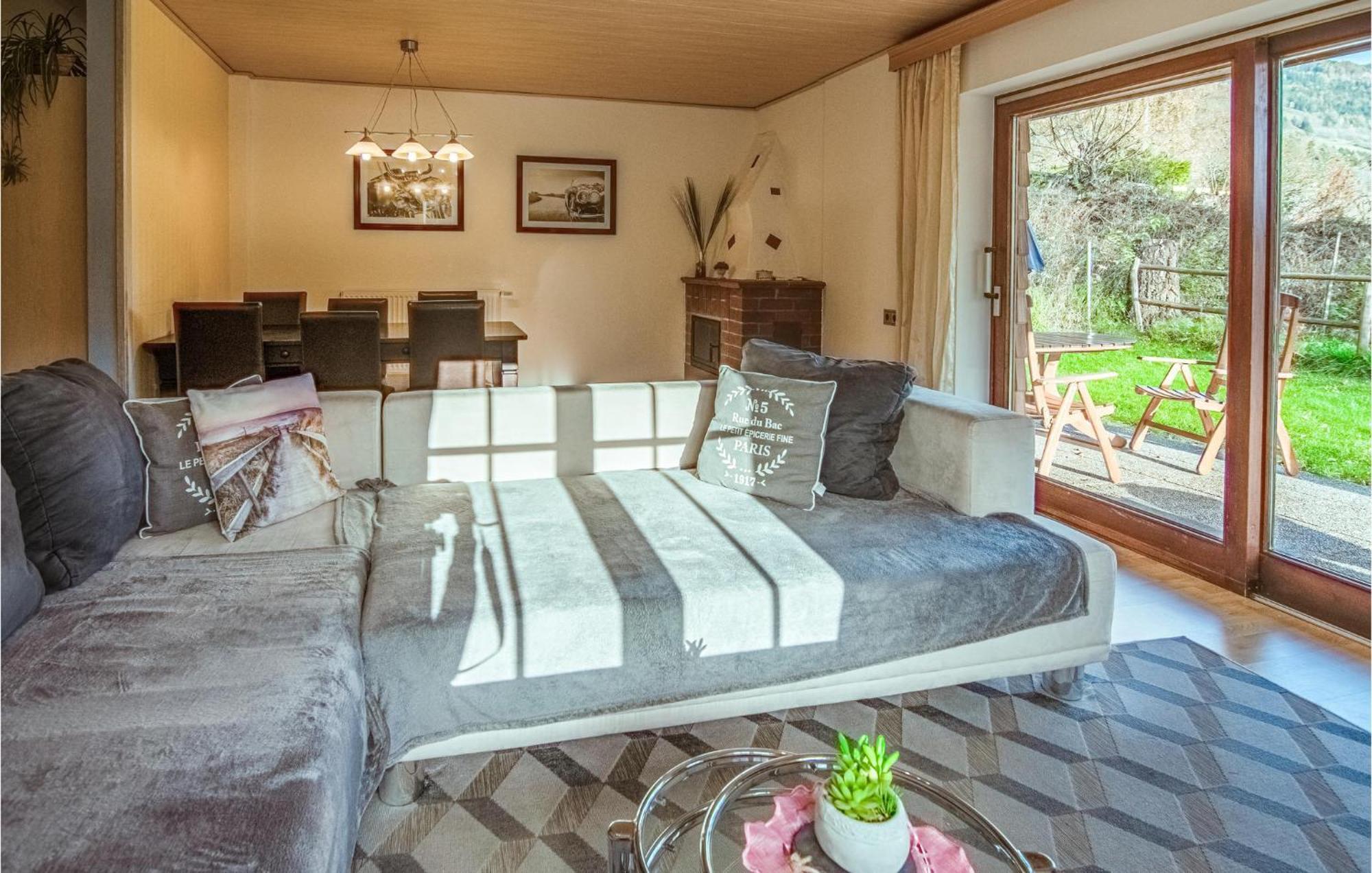 Charmantes Ferienhaus Peterdorf Екстериор снимка
